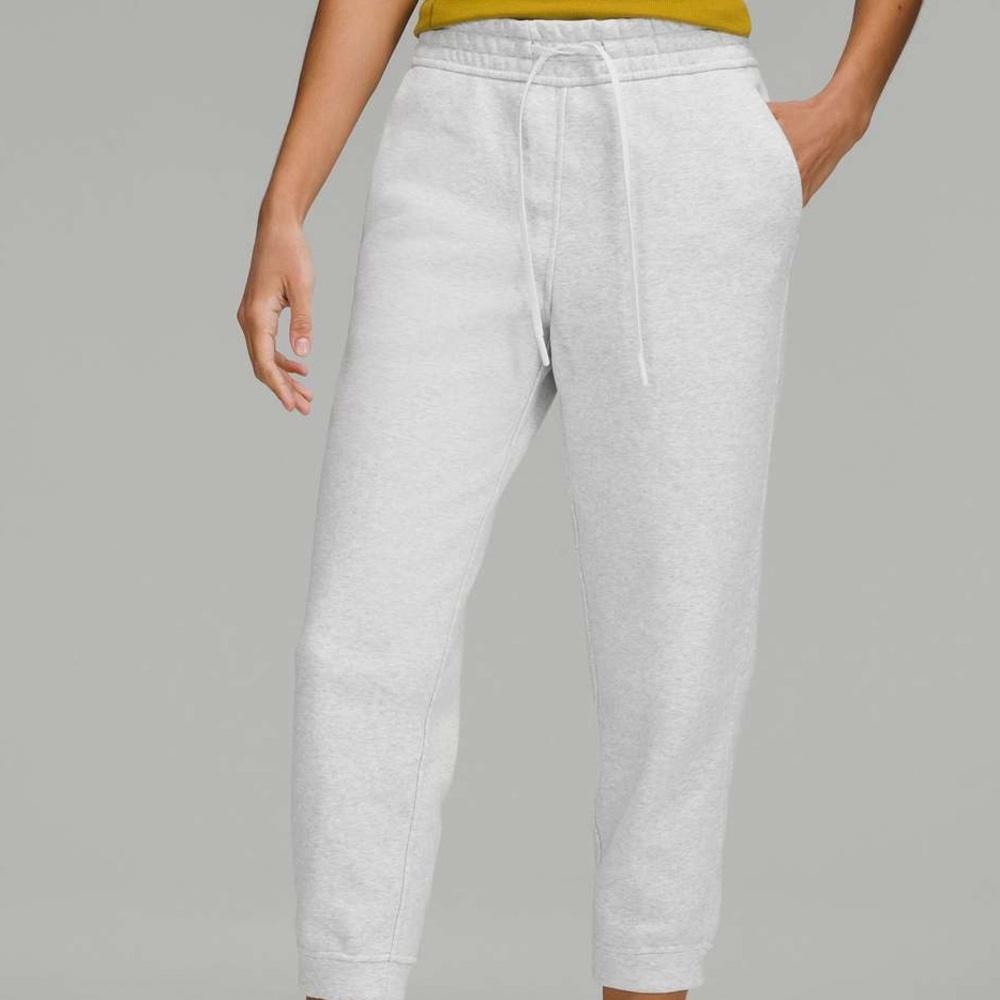 Lululemon Loungeful High-Rise Cropped Jogger Sweatpants
Size 12 - Picture 2 of 11